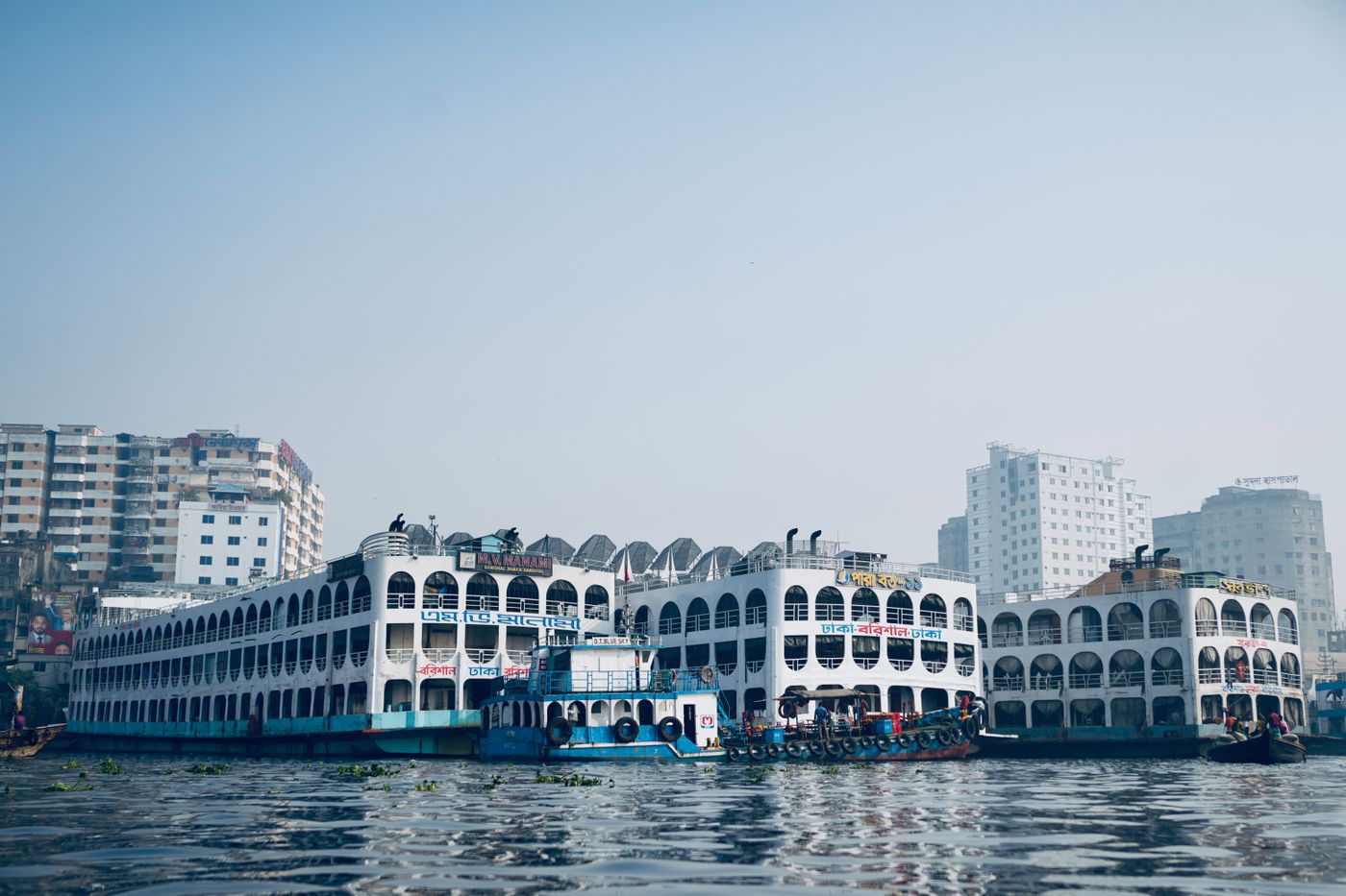 নদীপথে এক রাতের লঞ্চ যাত্রা
